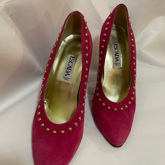 *vintage* Escada Fuschia Pumps with Gold Studs - Picture 3 of 15